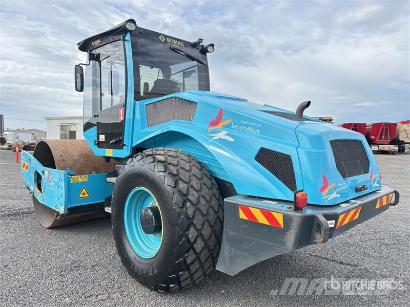 Bomag BW213D5 Smooth Drum Compactor Valjci sa jednim bubnjem