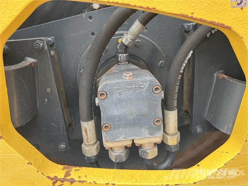 Bomag BW213D5 Smooth Drum Compactor Valjci sa jednim bubnjem