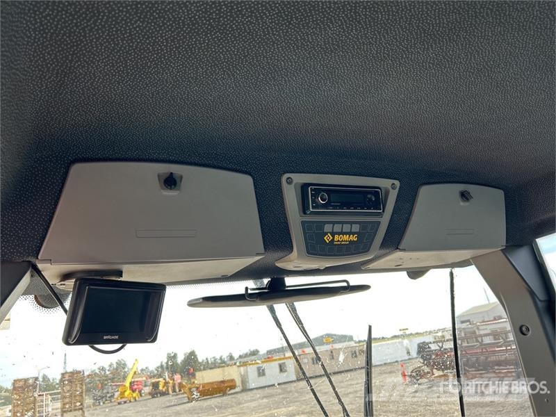 Bomag BW213D5 Smooth Drum Compactor Valjci sa jednim bubnjem