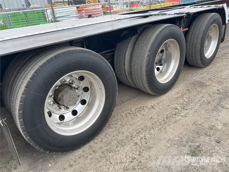 Boomer 12 m Tri/A Step Deck Container Trailer Konteinerveohaagised