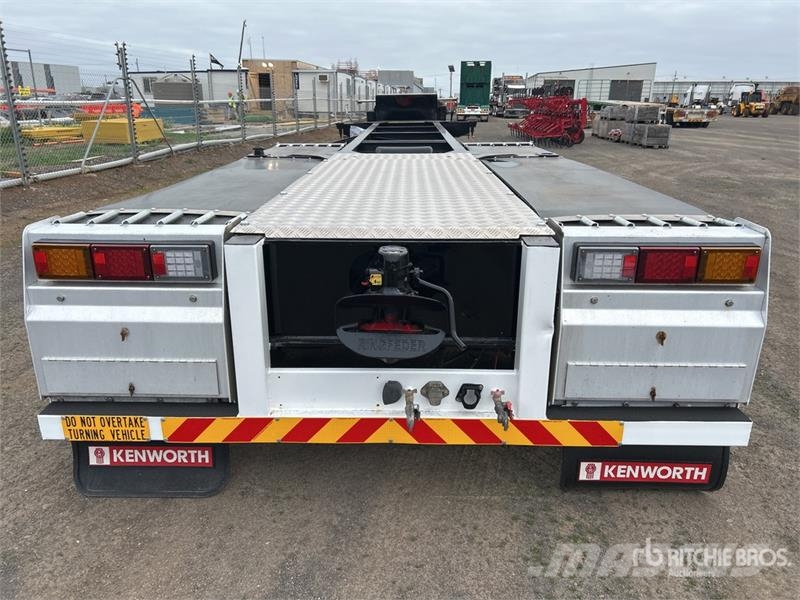 Boomer 12 m Tri/A Step Deck Container Trailer Konteinerveohaagised