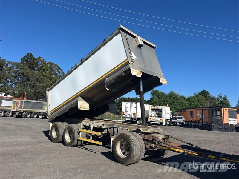 Borcat 5.9 m Super Dog End Dump Trailer Kipper