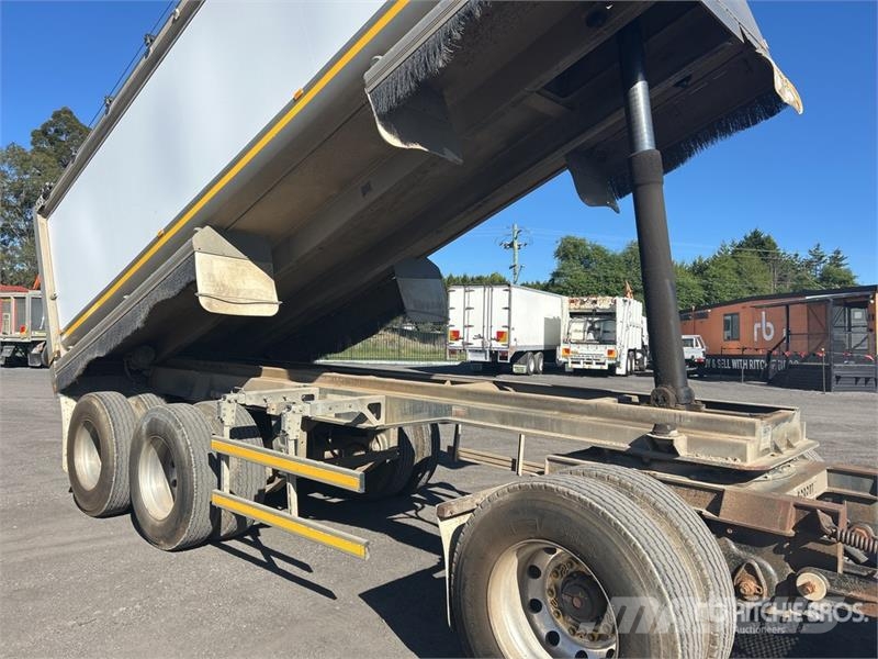 Borcat 5.9 m Super Dog End Dump Trailer Kipper