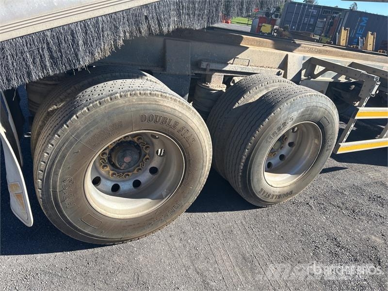 Borcat 5.9 m Super Dog End Dump Trailer Kipper