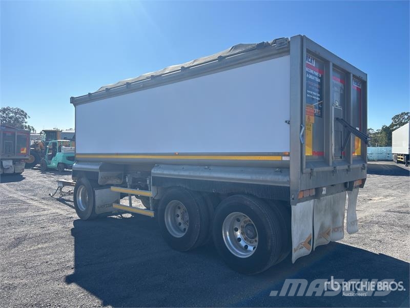Borcat 5.9 m Super Dog End Dump Trailer Kipper
