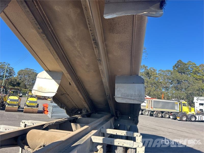 Borcat 5.9 m Super Dog End Dump Trailer Kipper