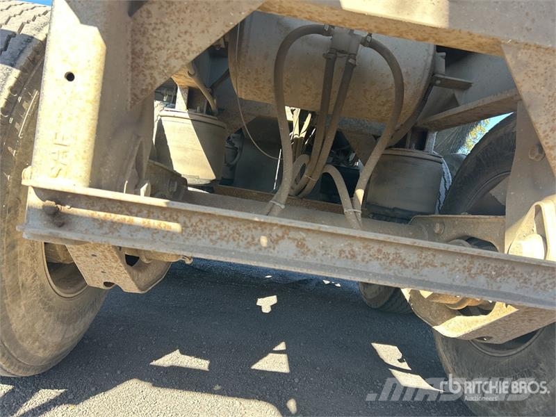 Borcat 5.9 m Super Dog End Dump Trailer Kipper