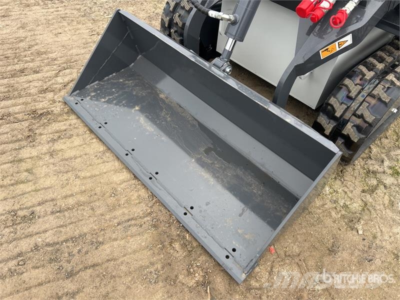 BTTL ST25M-6 Mini Compact Track Loader (Unused) لوادر انزلاقية التوجيه