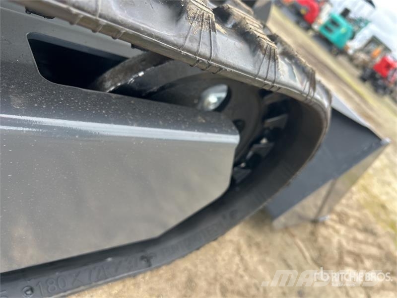 BTTL ST25M-6 Mini Compact Track Loader (Unused) لوادر انزلاقية التوجيه