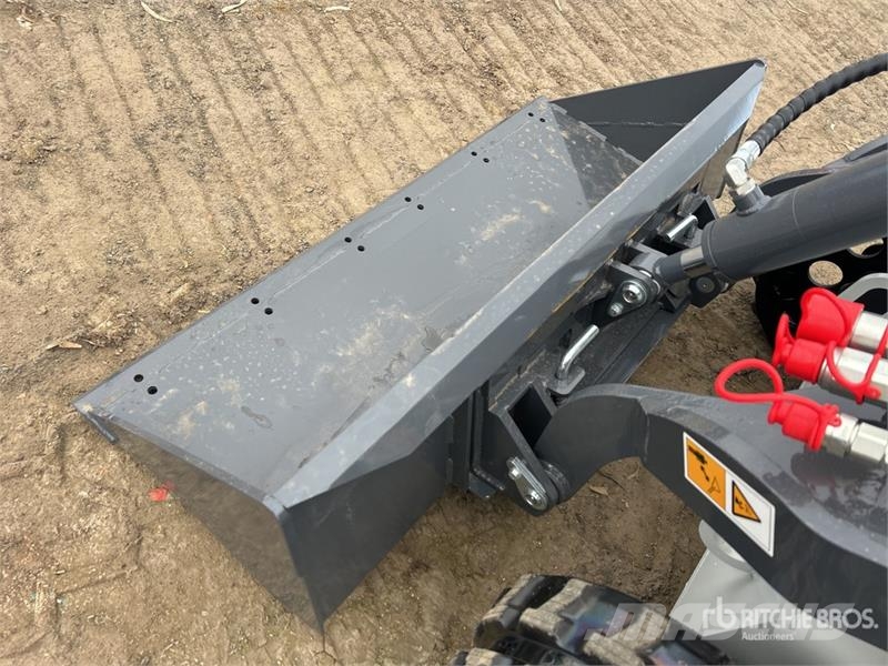 BTTL ST25M-6 Mini Compact Track Loader (Unused) لوادر انزلاقية التوجيه