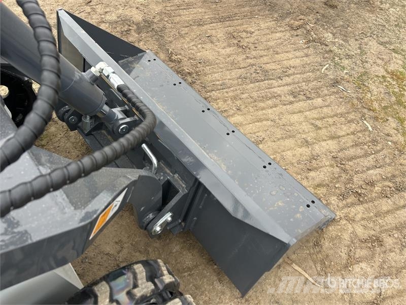 BTTL ST25M-6 Mini Compact Track Loader (Unused) لوادر انزلاقية التوجيه