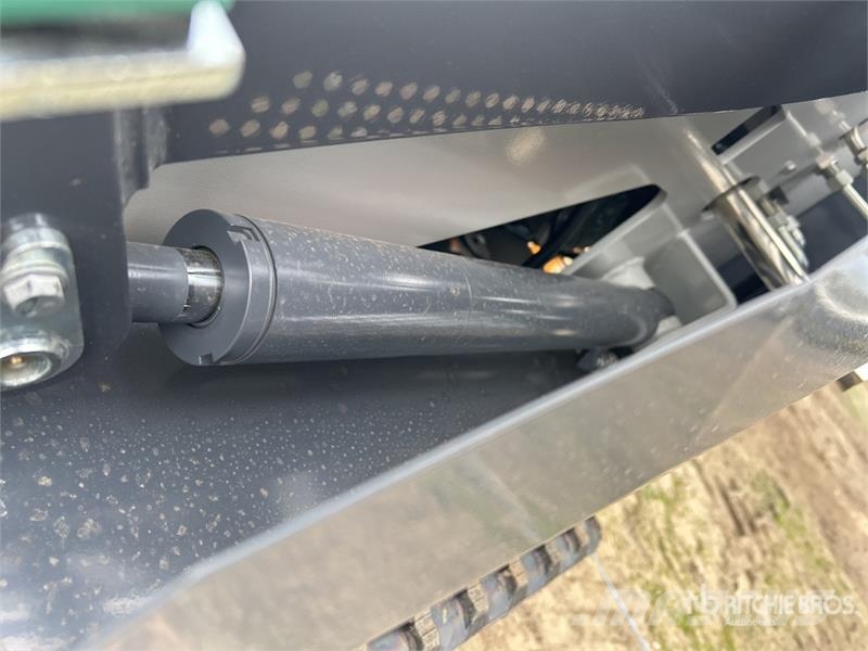 BTTL ST25M-6 Mini Compact Track Loader (Unused) لوادر انزلاقية التوجيه