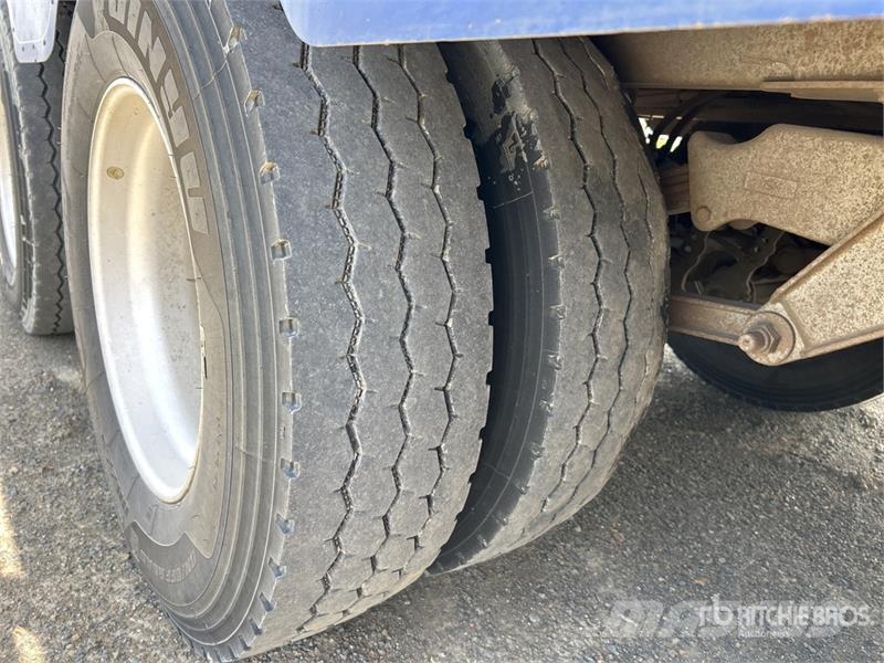 Byrne 12.3 m Tri/A Livestock Trailer Prikolice za prijevoz stoke