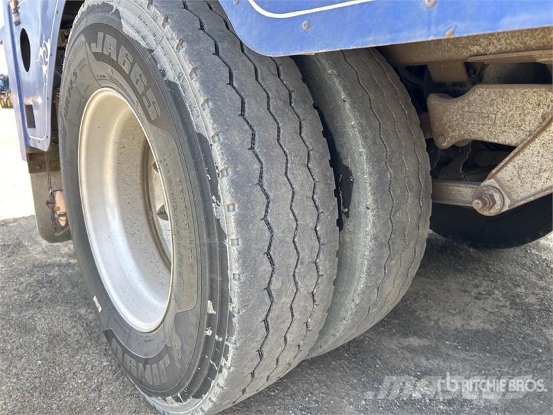 Byrne 12.3 m Tri/A Livestock Trailer Prikolice za prijevoz stoke