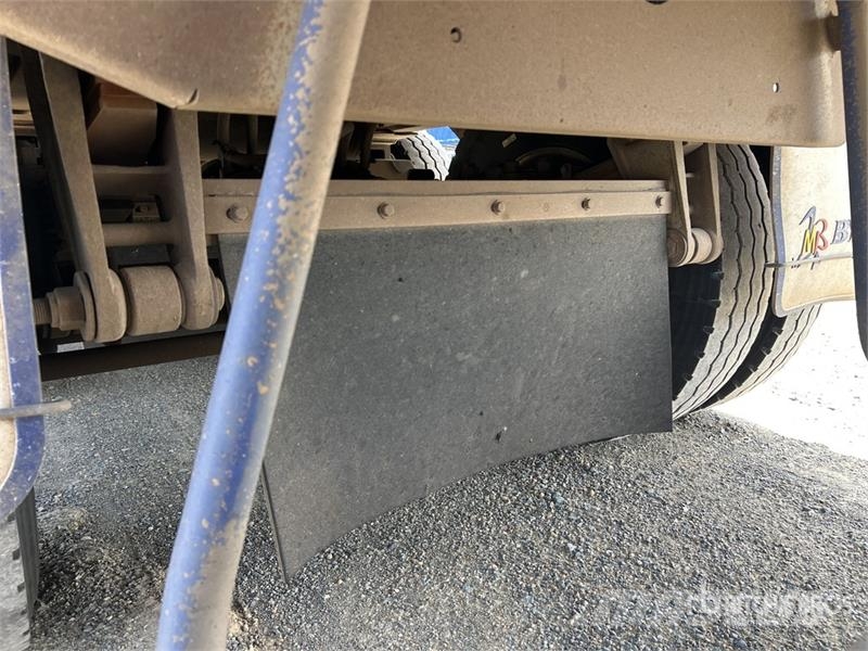 Byrne 12.3 m Tri/A Livestock Trailer Prikolice za prijevoz stoke