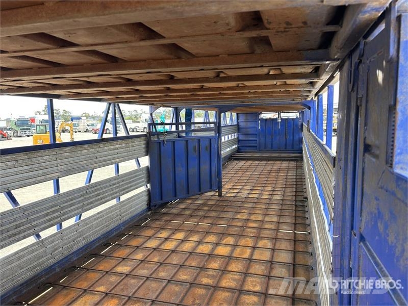 Byrne 12.3 m Tri/A Livestock Trailer Prikolice za prijevoz stoke