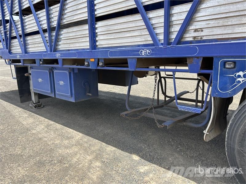 Byrne 12.3 m Tri/A Livestock Trailer Prikolice za prijevoz stoke