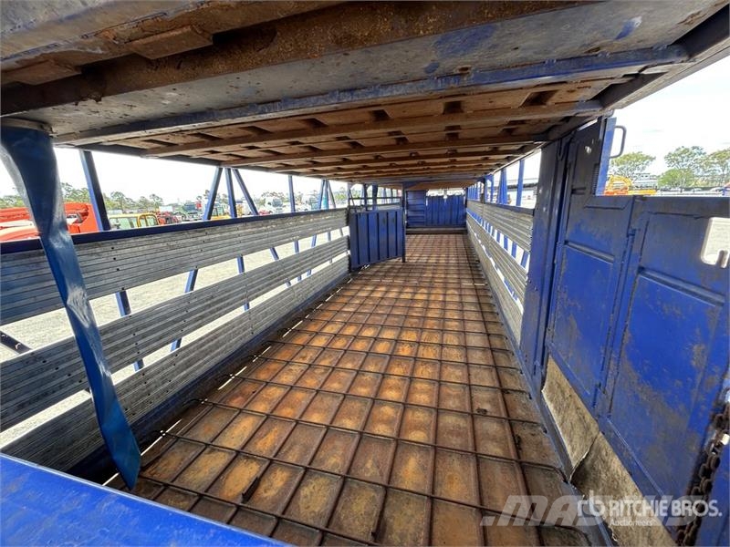 Byrne 12.3 m Tri/A Livestock Trailer Prikolice za prijevoz stoke