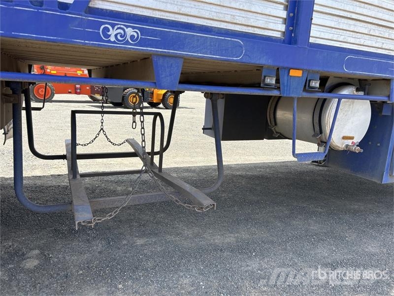 Byrne 12.3 m Tri/A Livestock Trailer Prikolice za prijevoz stoke