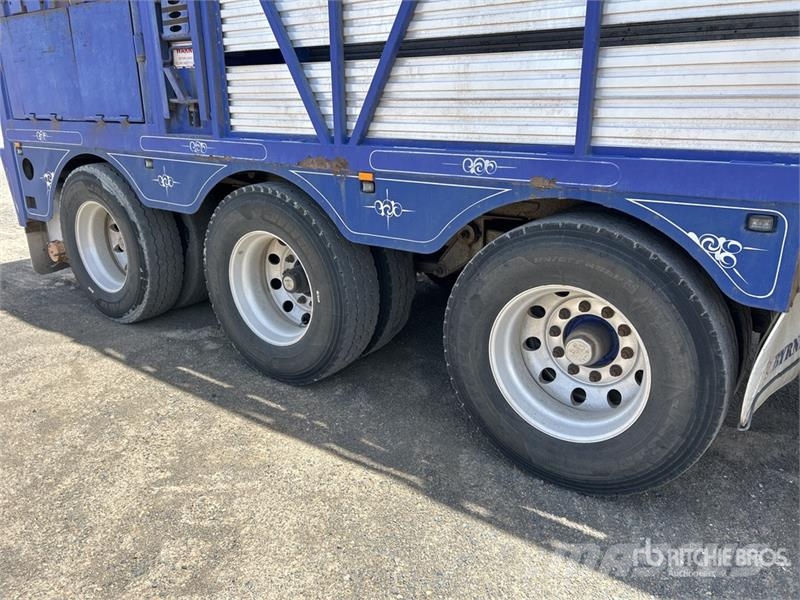 Byrne 12.3 m Tri/A Livestock Trailer Prikolice za prijevoz stoke