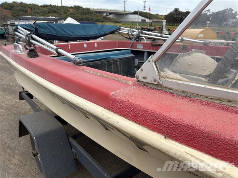 Caribbean 14 ft Bay Boat w/1987 Custom Made S/A Tr Drugi deli