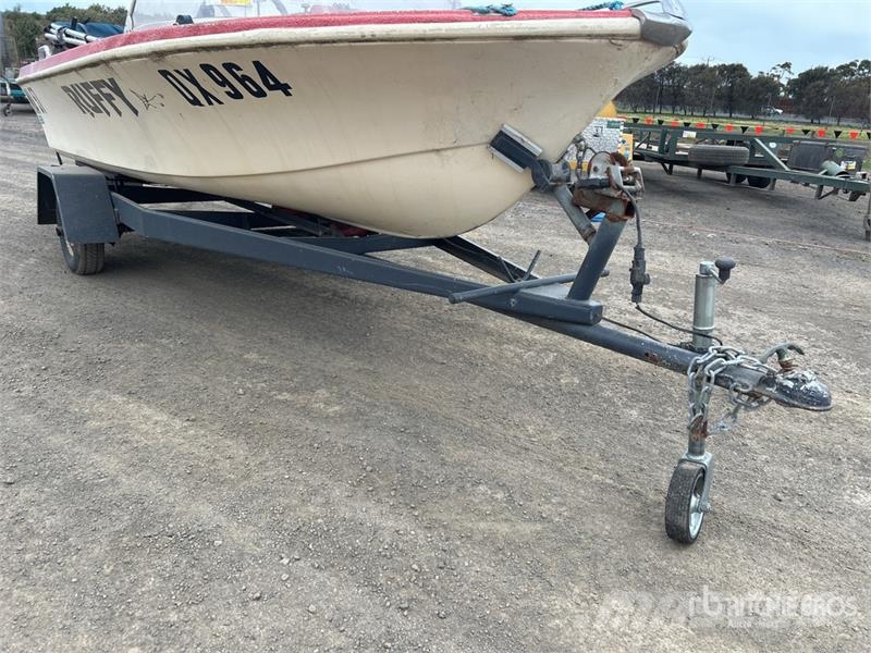 Caribbean 14 ft Bay Boat w/1987 Custom Made S/A Tr Drugi deli