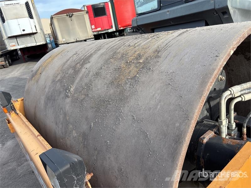 CASE 1100EX-D Smooth Drum Compactor Enkelt tromle