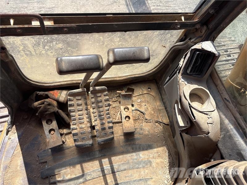CASE CX135SR Tracked Excavator Pásové rýpadlá