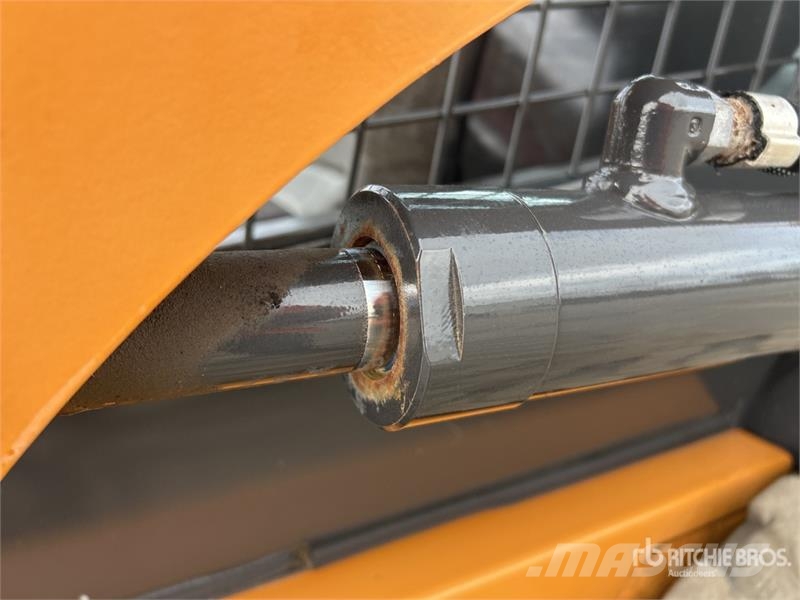 CASE SR160B Two-Speed Skid Steer Loader Carregadoras de direcção deslizante