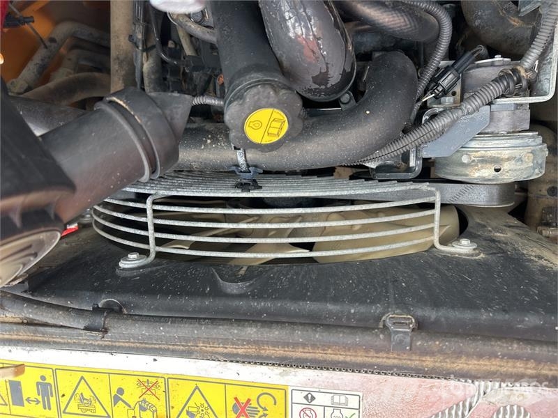 CASE SR160B Two-Speed Skid Steer Loader Carregadoras de direcção deslizante