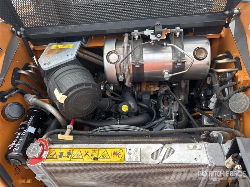 CASE SR160B Two-Speed Skid Steer Loader Carregadoras de direcção deslizante
