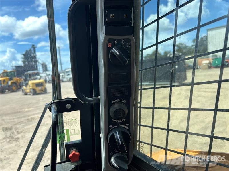 CASE TR310B Skid steer loaders