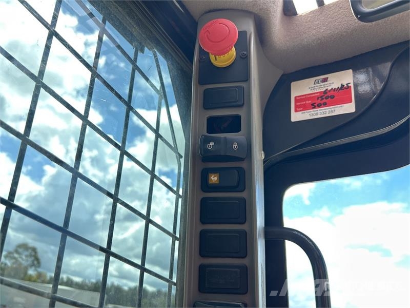 CASE TR310B Skid steer loaders