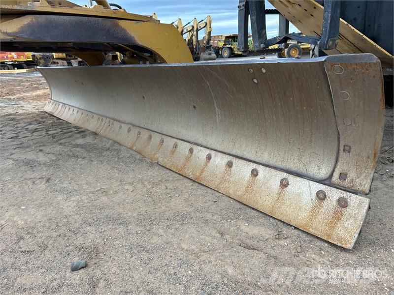 CAT 12M Motor Grader Greideriai
