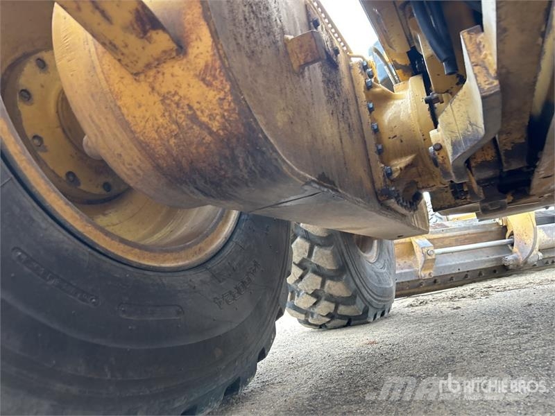 CAT 12M Motor Grader Greideriai