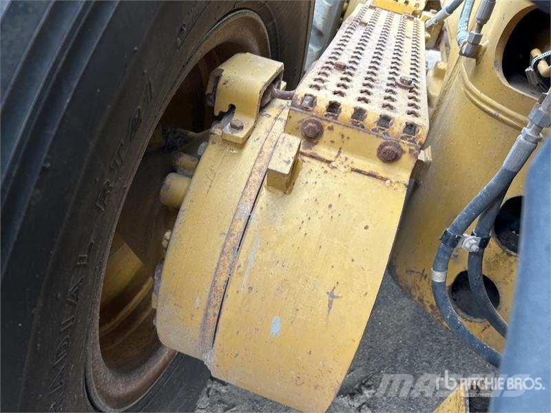 CAT 12M Motor Grader Greideriai