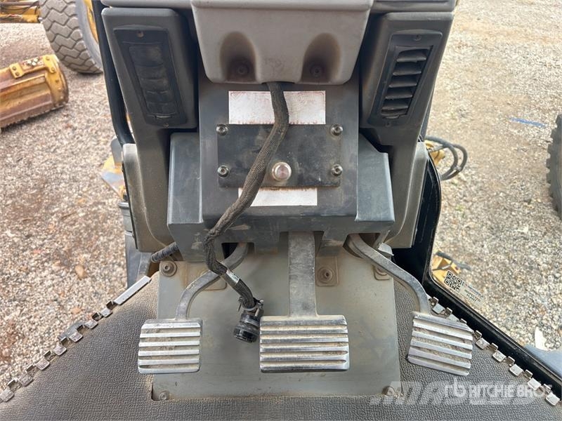 CAT 12M Motor Grader Greideriai
