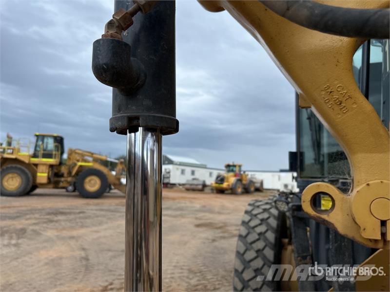 CAT 12M Motor Grader Greideriai