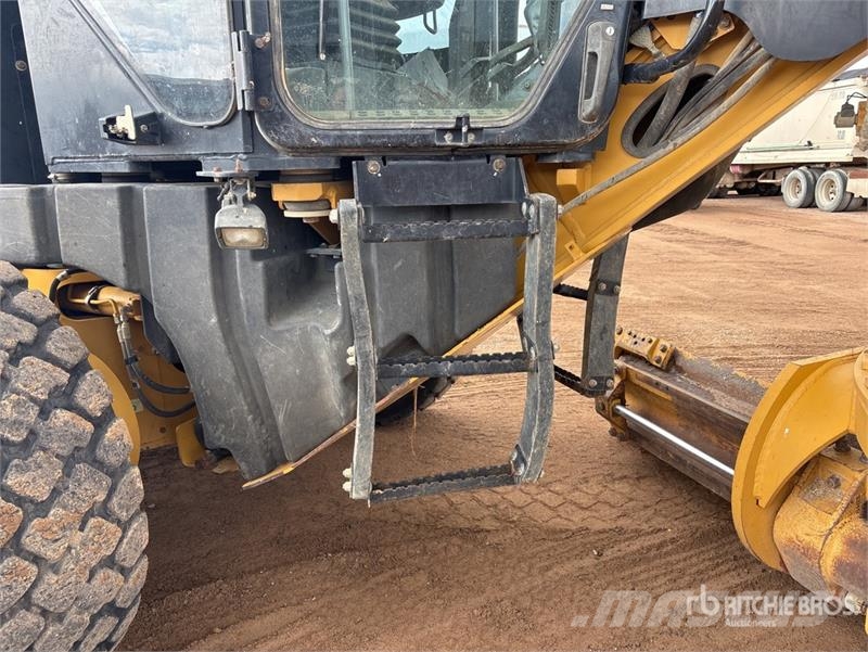 CAT 12M2 VHP Plus 平地机/推土机