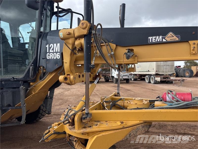 CAT 12M2 VHP Plus 平地机/推土机
