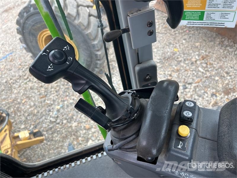 CAT 140M Motor Grader Graders