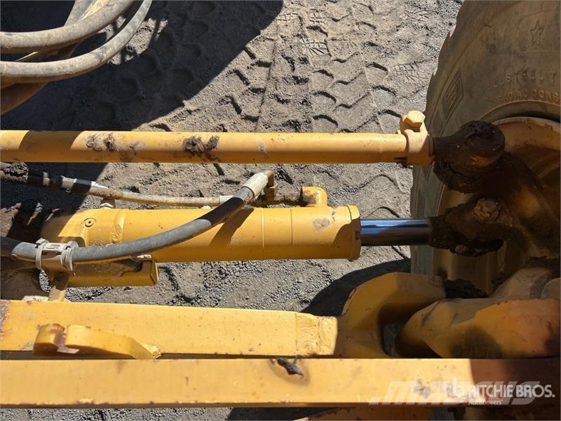CAT 140M VHP Plus 平土機