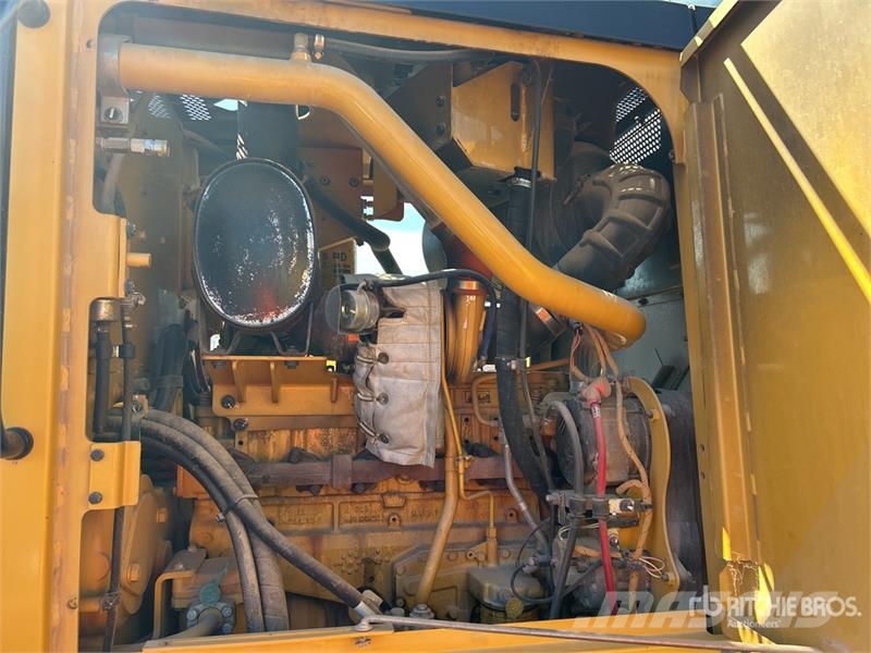 CAT 140M VHP Plus 平土機