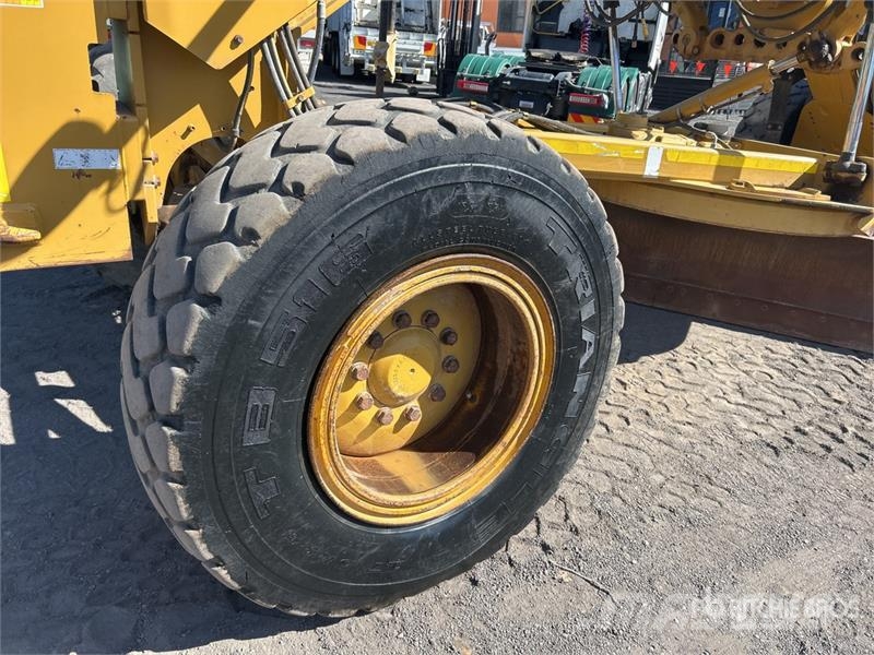 CAT 140M VHP Plus 平土機