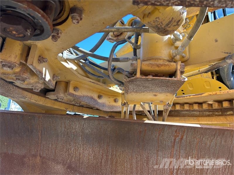 CAT 140M VHP Plus 平土機