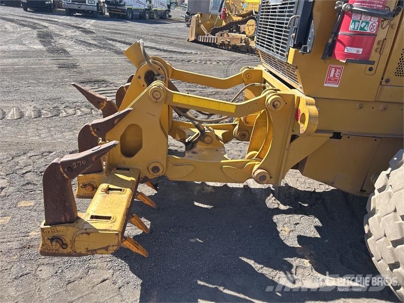 CAT 140M VHP Plus 平土機