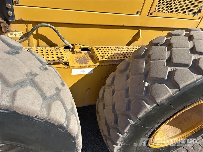 CAT 140M VHP Plus 平土機