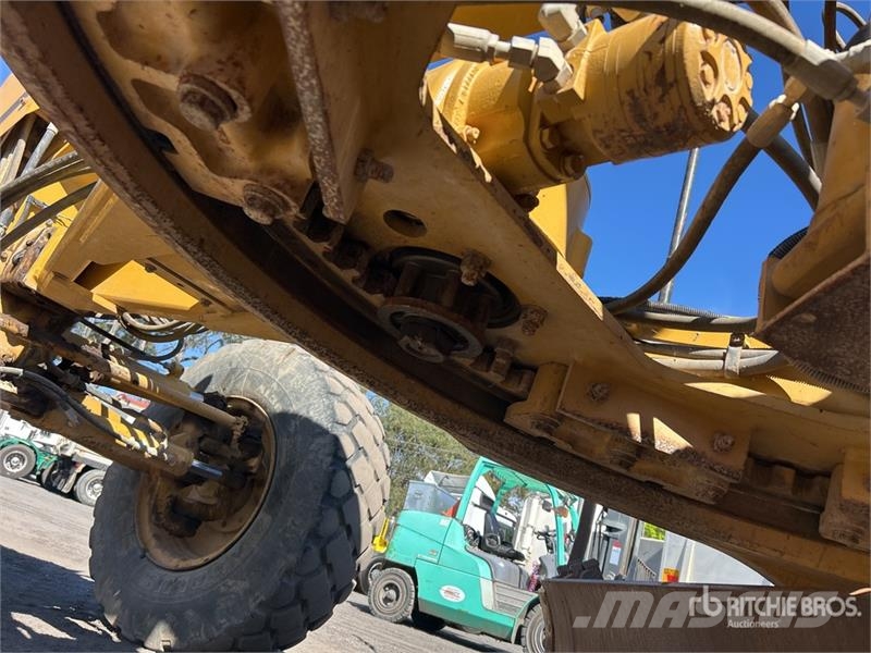 CAT 140M VHP Plus 平土機