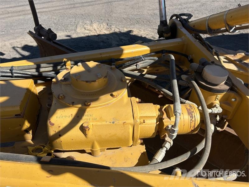 CAT 140M VHP Plus 平土機