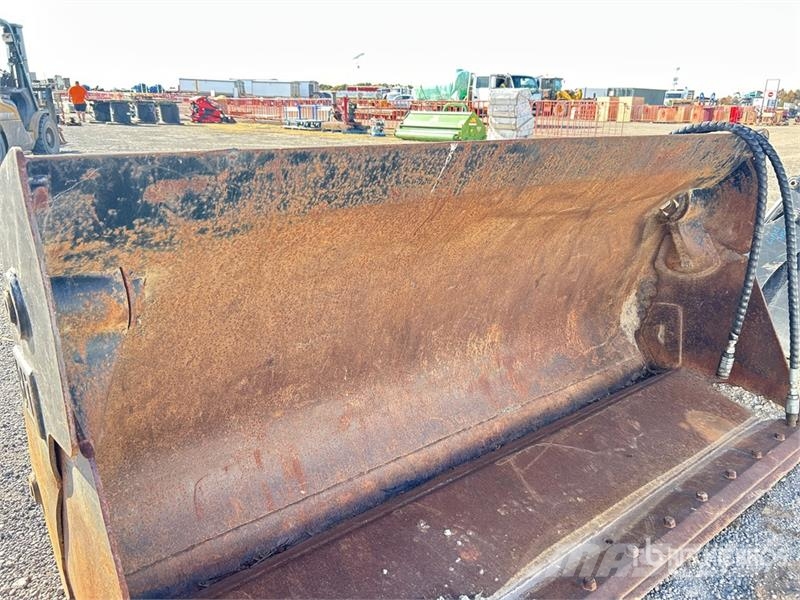 CAT 2070 mm Q/C Multi-Purpose Wheel Loader Bucket Kanalak